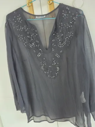 Blusa fiesta ZENDRA gris con pedrería Talla XXL