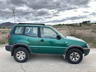 Nissan Terrano II 2001 VOLANTE DERECHA