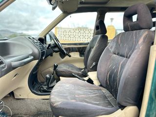 Nissan Terrano II 2001 VOLANTE DERECHA