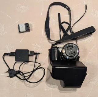 Cámara Sony Alpha 5000 + Accesorios