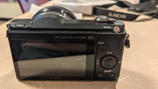 Cámara Sony Alpha 5000 + Accesorios