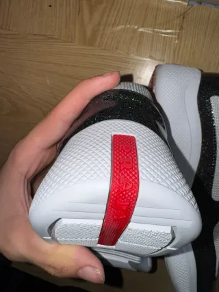 Zapatillas Prada Negras y Blancas