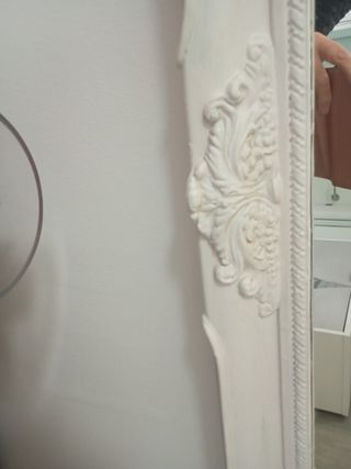 Espejo antiguo pintado en blanco