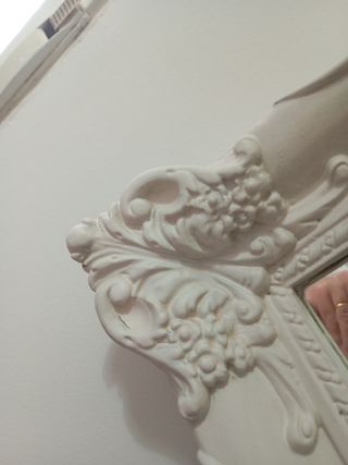 Espejo antiguo pintado en blanco