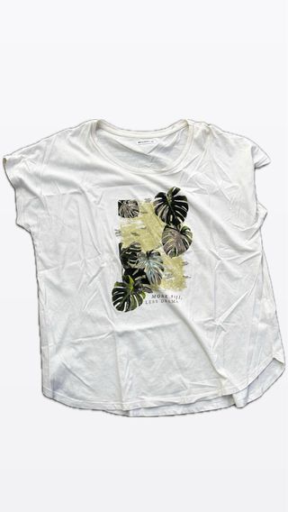 Camiseta Blanca con Estampado Tropical