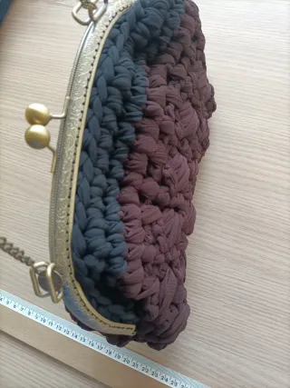 Bolso de fiesta crochet marrón y negro