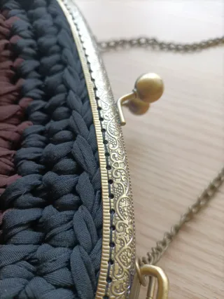 Bolso de fiesta crochet marrón y negro