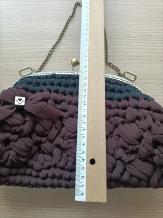 Bolso de fiesta crochet marrón y negro