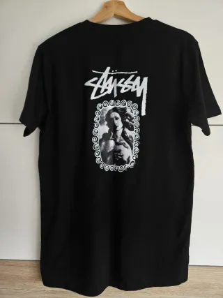 Lote 3 Camisetas Son talla XXL pero muy justas.