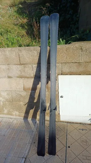 Esquís Atomic Izor 7.5 177cm