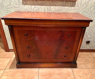 Cómoda de madera con 3 cajones