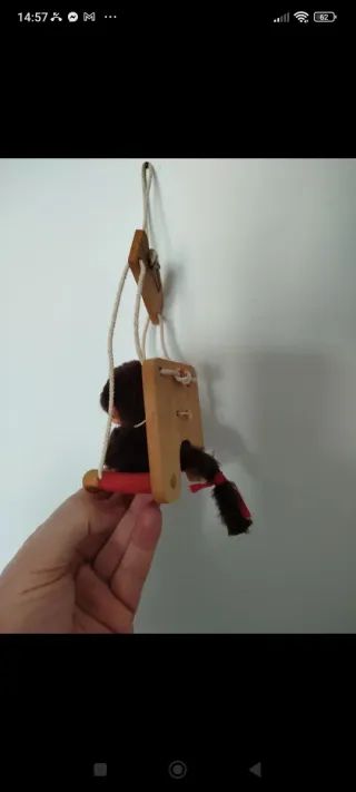 Monchhichi o simile con altalena vintage anni '70