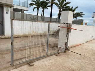 Puerta corredera de hierro