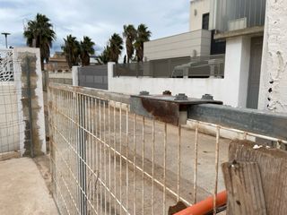 Puerta corredera de hierro