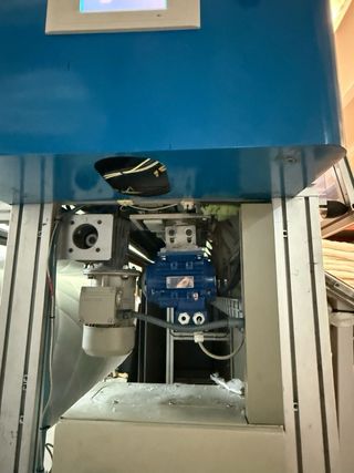 Máquina de corte para tapas de colchón