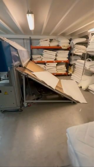 Máquina de corte para tapas de colchón