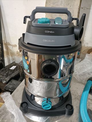 - Cecotec Aspirador de Sólidos y Líquidos de Met