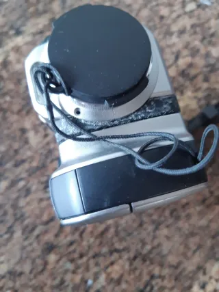 Cámara JVC GZ-MC200E Plata/Negra