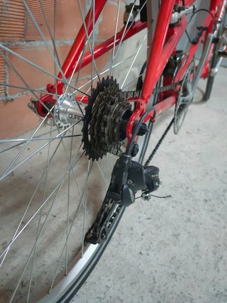 Bicicleta tándem roja