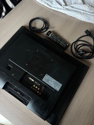 Monitor LG Flatron M228WD-BZ 22 + Accesorios