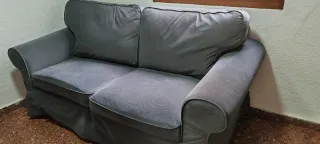 Sofá gris de tela como nuevo