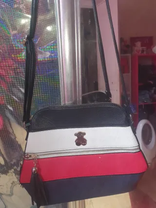 Bolso Tous Negro, Blanco, Rojo y Azul