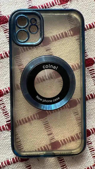 iPhone 11 Blanco + 6 Carcasas