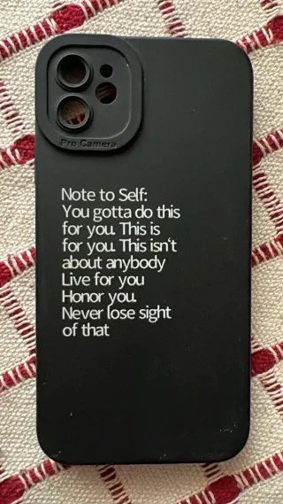 iPhone 11 Blanco + 6 Carcasas