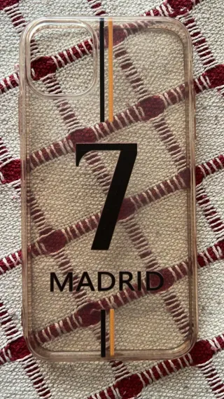 iPhone 11 Blanco + 6 Carcasas