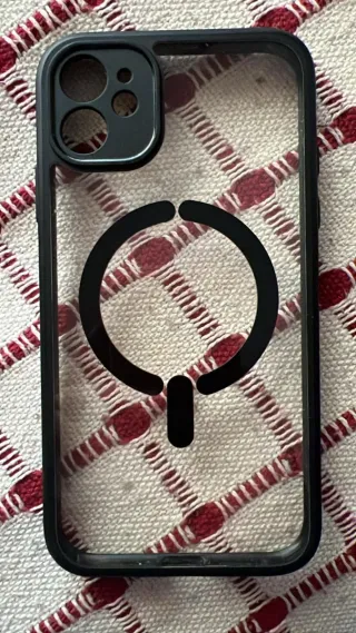 iPhone 11 Blanco + 6 Carcasas