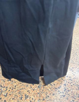 Vestido preto com detalhes