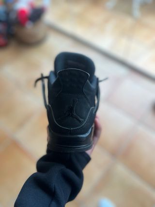 Jordan 4 black cat