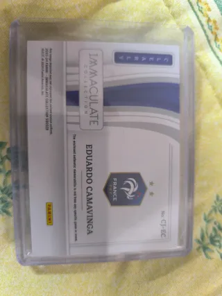 Lote 4 cromos fútbol con reliquia.