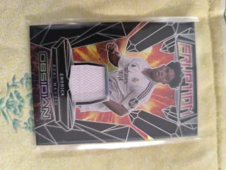 Lote 4 cromos fútbol con reliquia.