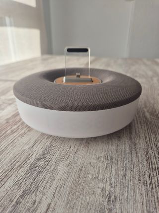 Altavoz Philips con Reloj y Cargador