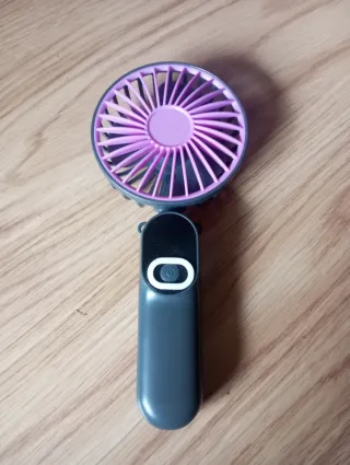 Ventilatore portatile ricaricabile a mano