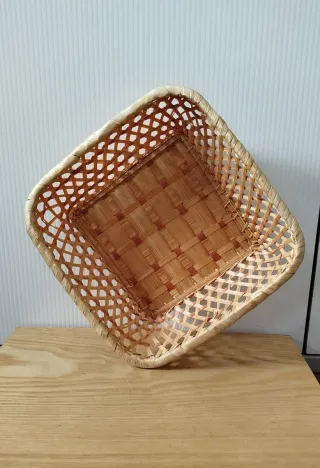 Cesto artigianale in bambù