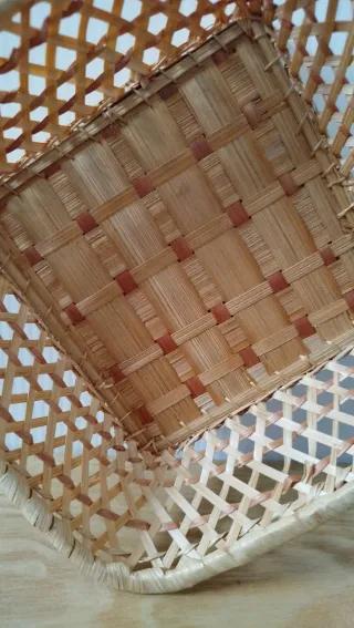 Cesto artigianale in bambù