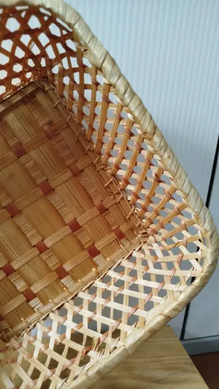Cesto artigianale in bambù