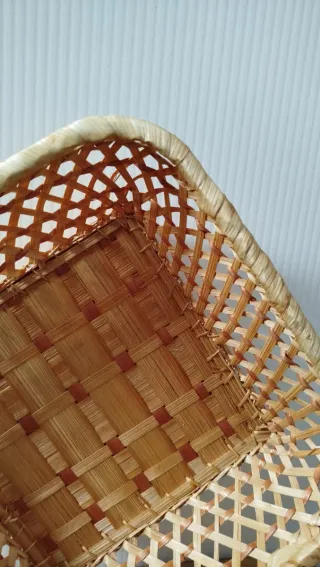 Cesto artigianale in bambù