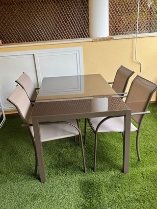 Mesa de jardín con 6 sillas