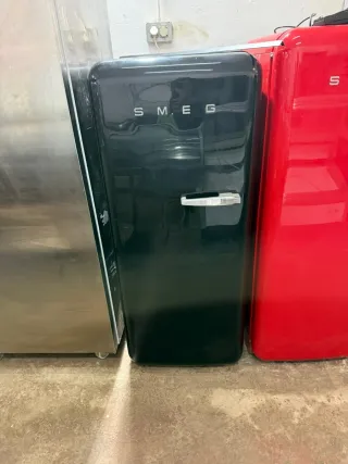 Nevera Smeg Negra