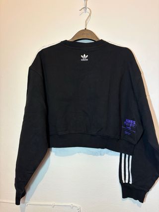 Felpa corta Adidas con stampa grafica