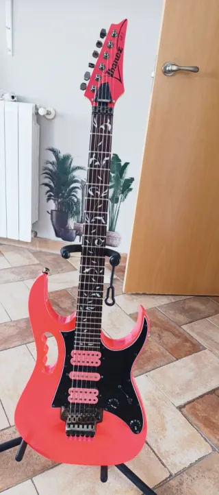 Guitarra Ibanez Jamm Pink
