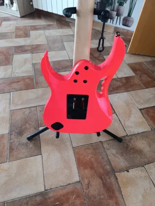 Guitarra Ibanez Jamm Pink