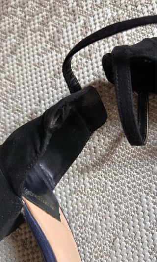 Sandalias Stradivarius Azul y Negro