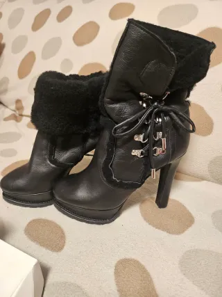 Stivaletti Moschino Cheap and Chic neri
