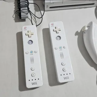 Nintendo Wii completa + 2 mandos