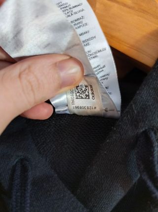 Sudadera Adidas Color Negro y Blanco Talla XS.