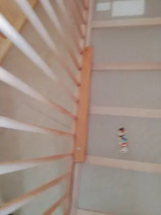 Cuna de bebé de madera